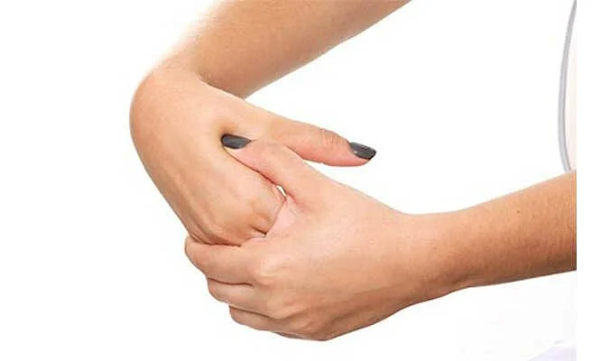Receber massagem em uma base regular ajuda com a síndrome do túnel do carpo e dor na mão?