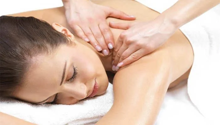 A Massagem pode beneficiar pessoas com Câncer de Mama